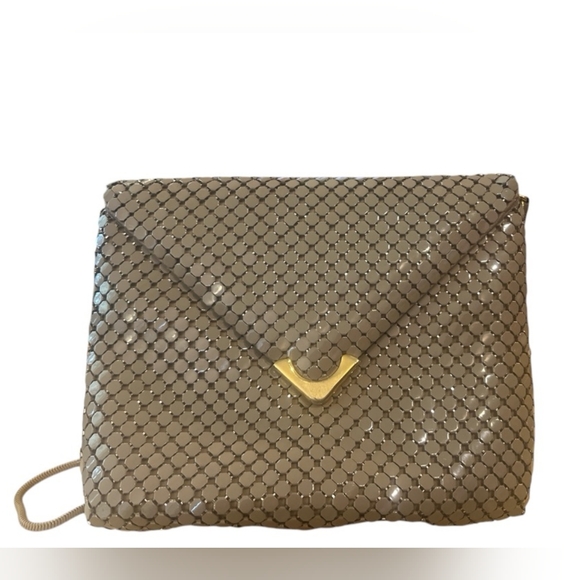 Source Unknown Handbags - Vintage Elegant Tan Chainlink Clutch/ Shoulder Bag